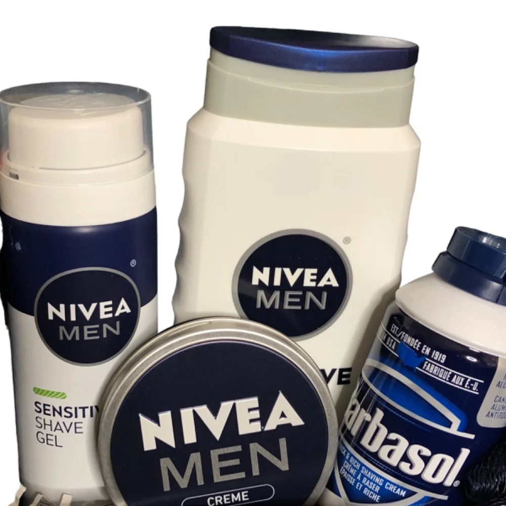 Men’s Ultra Soft Plaid Flannel Bath Robe w/NIVEA Body Wash, Loofah & Shave Gel